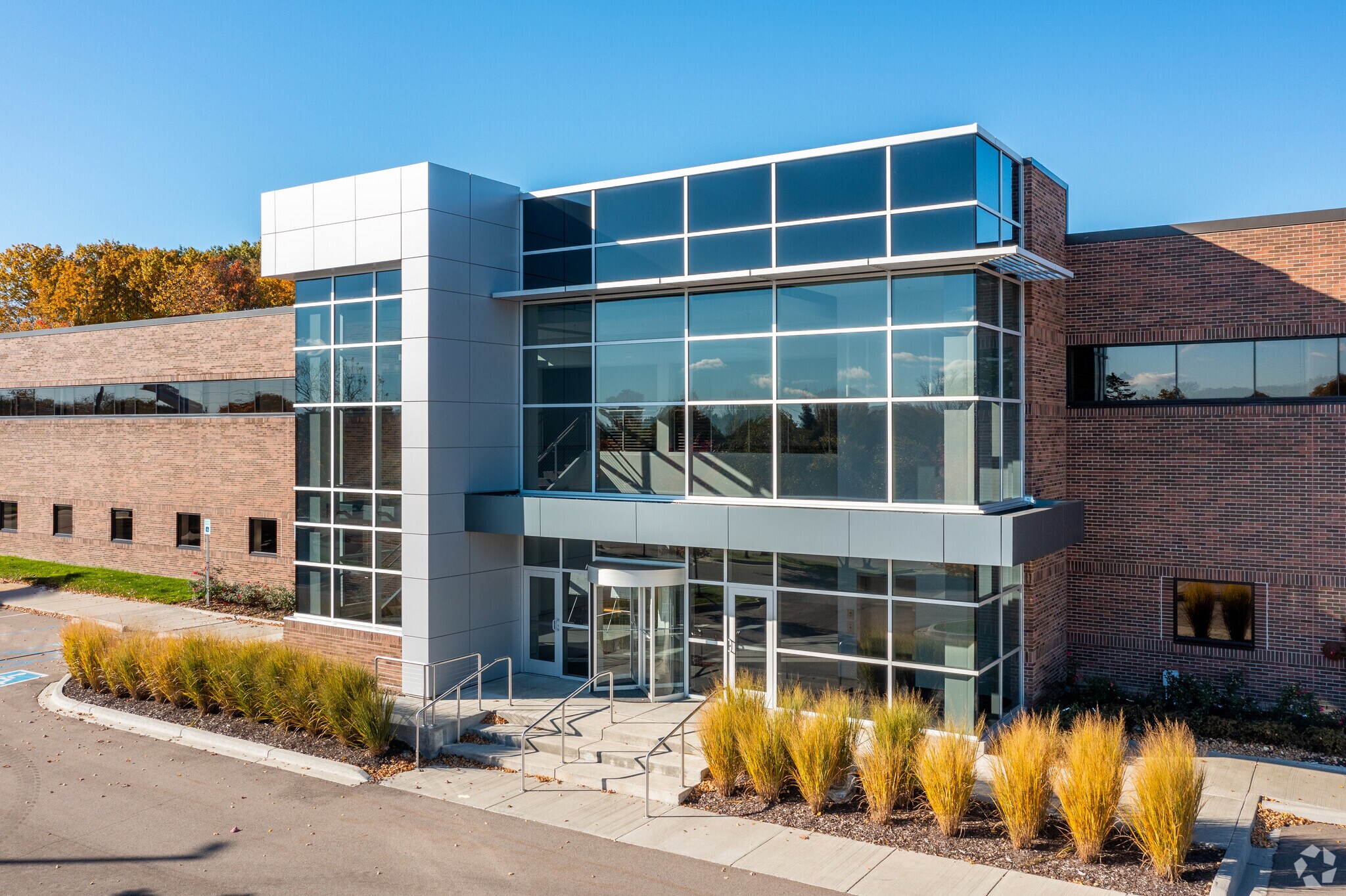39600 Lewis Dr, Novi, MI for lease Building Photo- Image 1 of 11