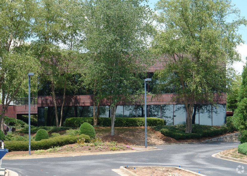 8800 Roswell Rd, Atlanta, GA for lease - Building Photo - Image 2 of 7