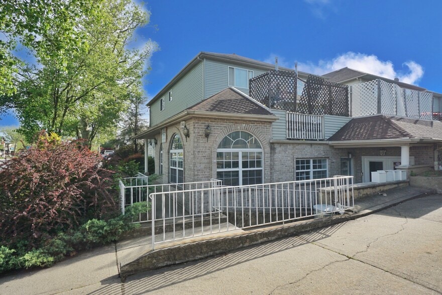 1468 Richmond Ave, Staten Island, NY for sale - Building Photo - Image 1 of 1