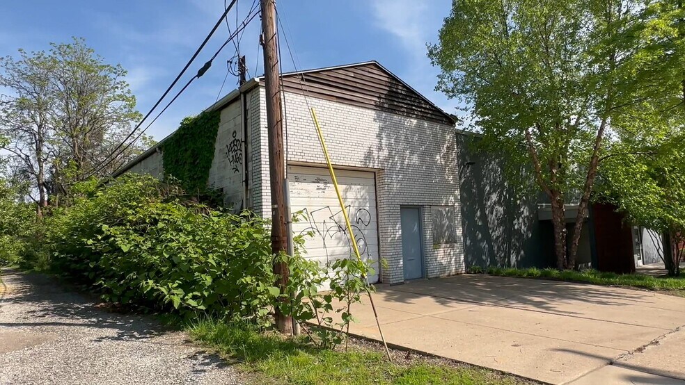 142 Enterprise St, Pittsburgh, PA for sale - Commercial Listing Video - Image 2 of 15
