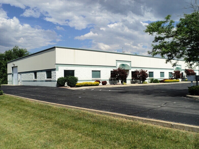 16848 Southpark Dr, Westfield, IN for sale - Primary Photo - Image 1 of 1