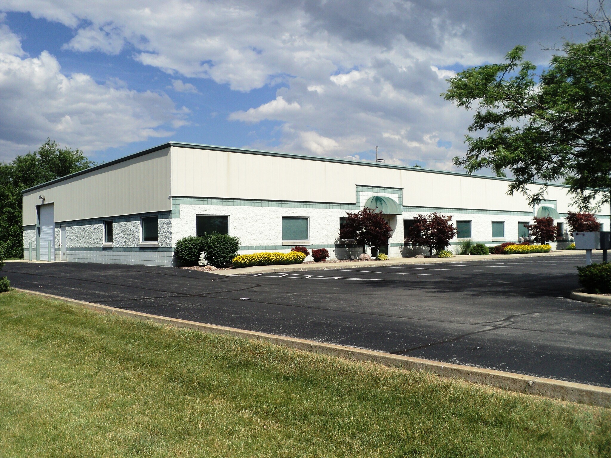 16848 Southpark Dr, Westfield, IN for sale Primary Photo- Image 1 of 1