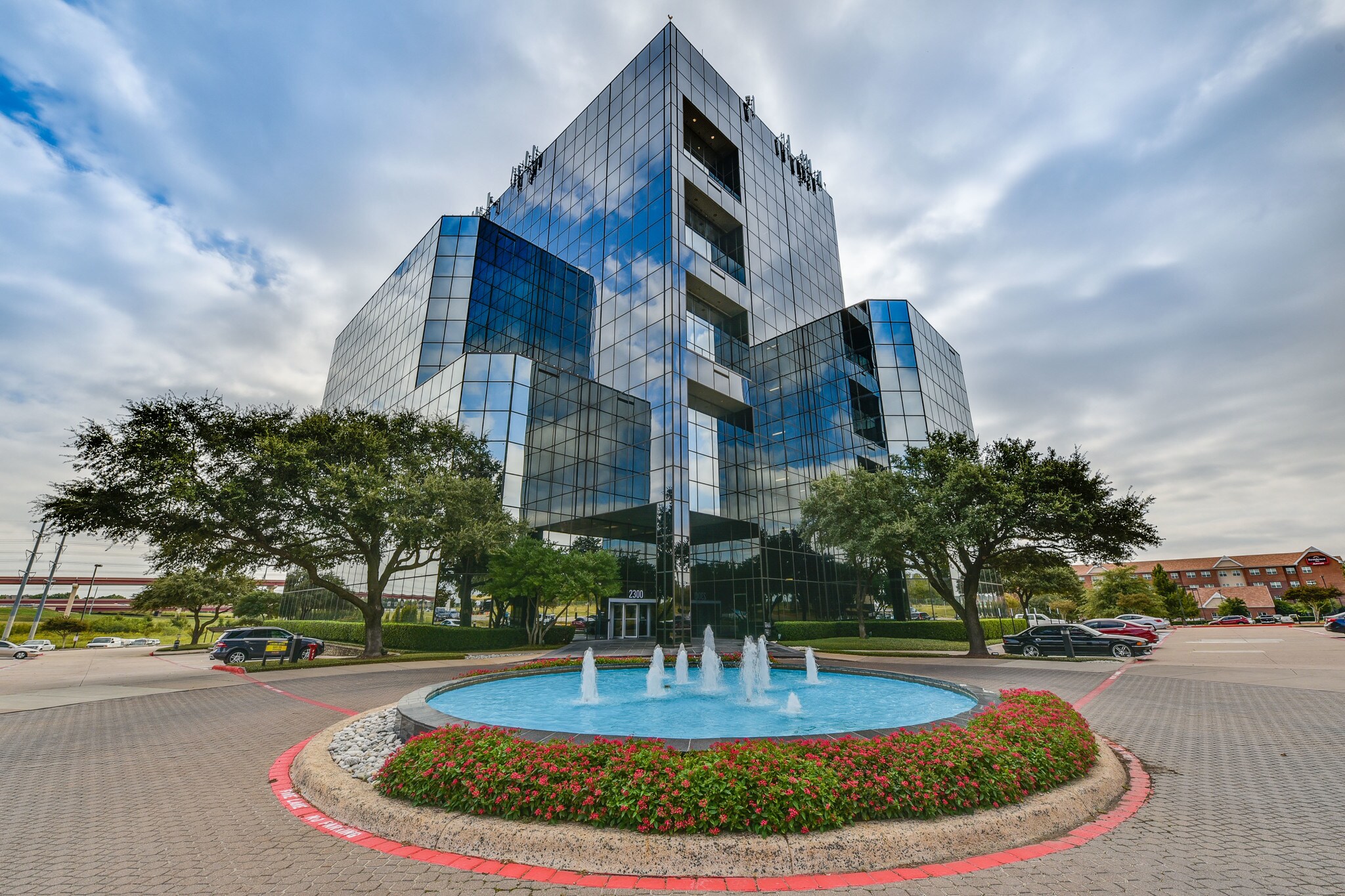 2300 Valley View Ln, Irving, TX 75062 Office for Lease