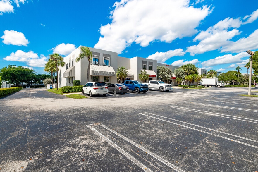 3650 Coral Ridge Dr, Coral Springs, FL for lease - Building Photo - Image 2 of 134