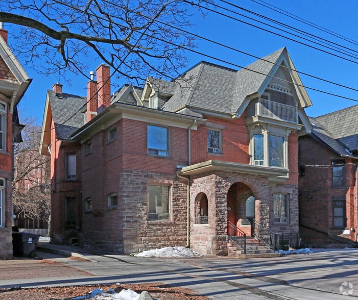 34 Madison Ave, Toronto, ON for sale - Primary Photo - Image 1 of 1