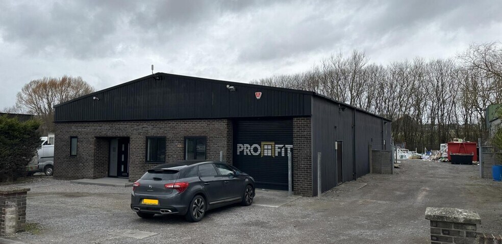 Brympton Way, Yeovil for sale - Primary Photo - Image 1 of 1