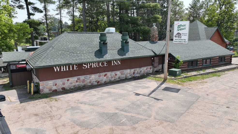 419 N Railroad St, Eagle River, WI for sale - Building Photo - Image 2 of 10