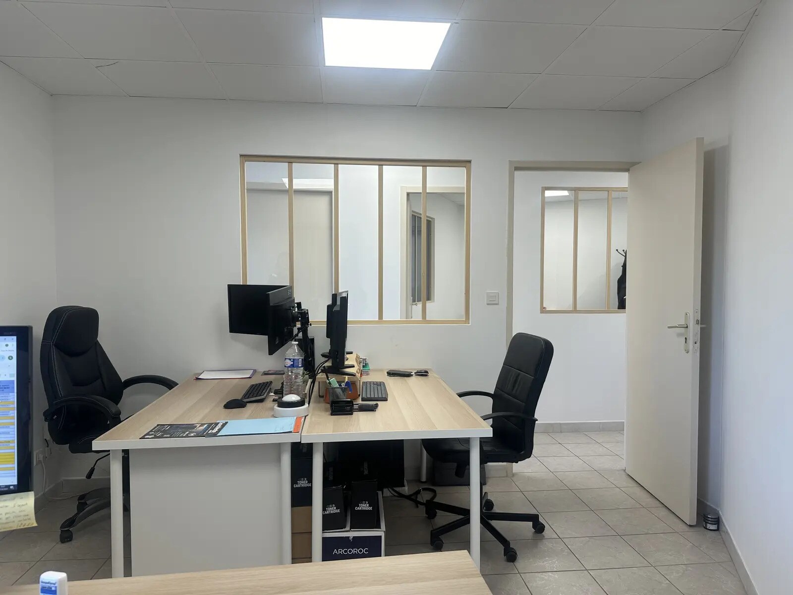 Office in Aubagne for lease Interior Photo- Image 1 of 6