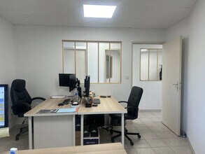 Office in Aubagne for lease Interior Photo- Image 1 of 6