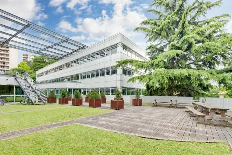 4 Chemin Du Ruisseau, Écully for lease - Building Photo - Image 1 of 21