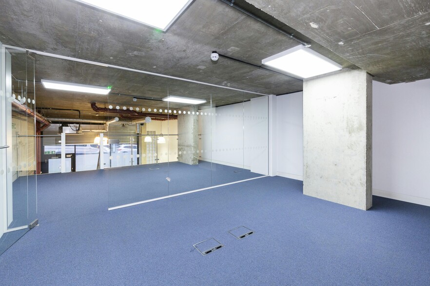 8 Hornsey St, London for lease - Building Photo - Image 3 of 44