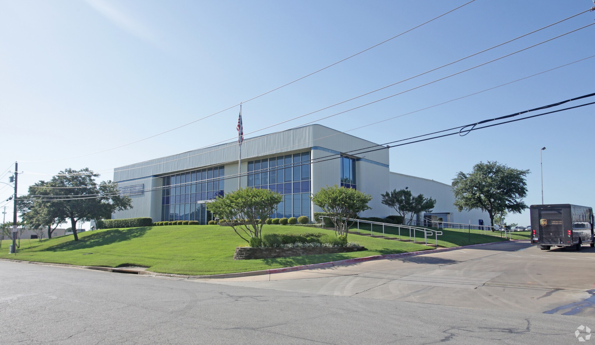 2601 Pinewood Dr, Grand Prairie, TX for sale Primary Photo- Image 1 of 1