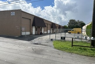 5713-5727 NE 14th Ave, Fort Lauderdale, FL for lease Building Photo- Image 1 of 4