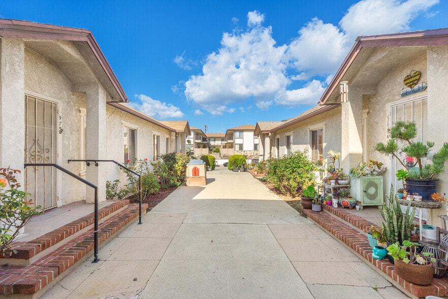 985 W 9th St, San Pedro, CA for sale - Building Photo - Image 3 of 15