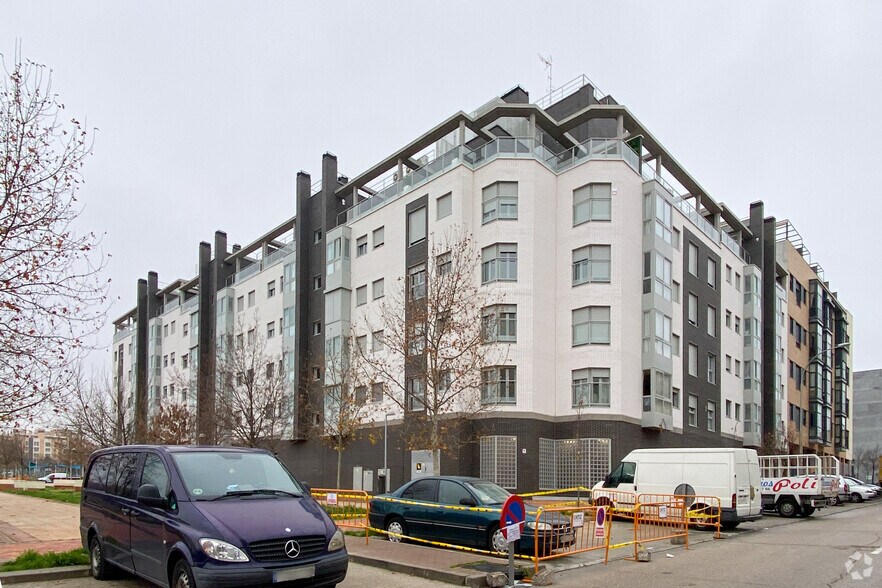 Calle Villaluenga de la Sagra, 7, Madrid, Madrid for sale - Building Photo - Image 3 of 3