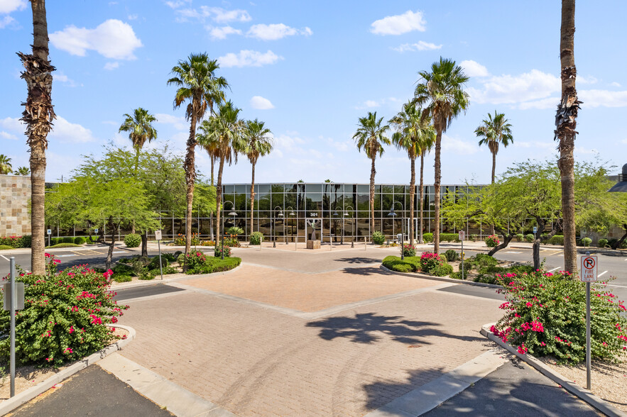 301 W Warner Rd, Tempe, AZ for lease - Building Photo - Image 3 of 6