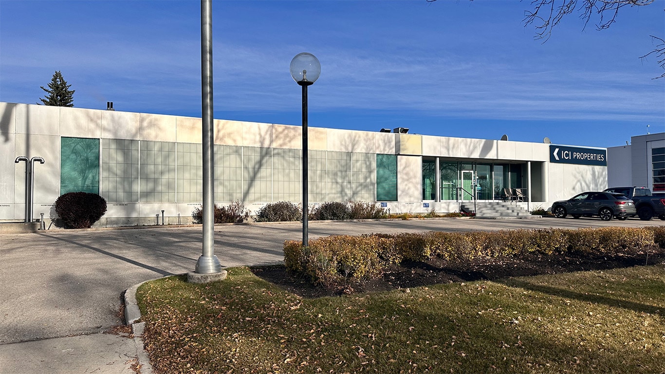 1601 Buffalo Pl, Winnipeg, MB for lease Building Photo- Image 1 of 6