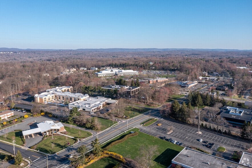 100 Chestnut Ridge Rd, Montvale, NJ for sale - Aerial - Image 3 of 6