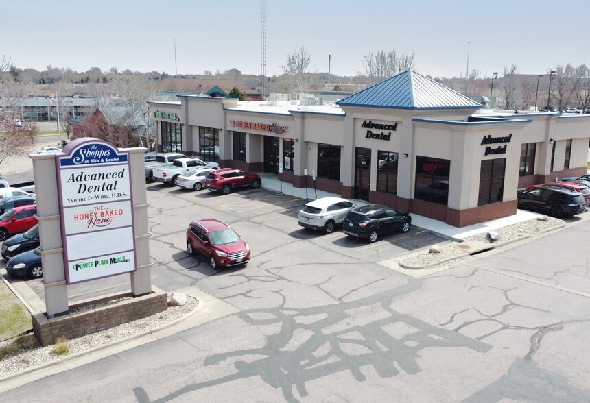 The Shoppes at 57th & Louise portfolio of 2 properties for sale on LoopNet.com - Building Photo - Image 3 of 4