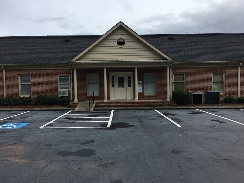 577 SE Concord Rd, Smyrna, GA 30082