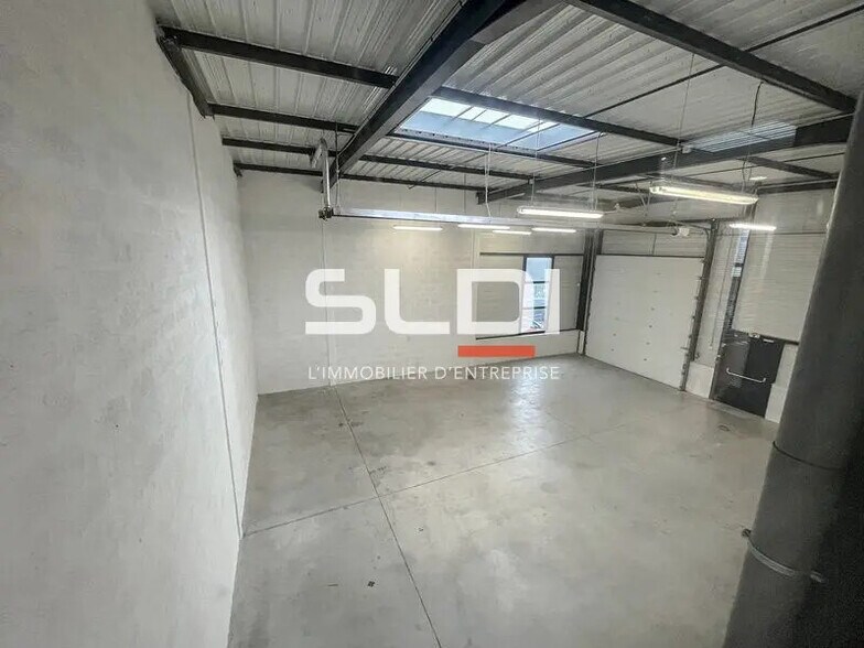 Office in Rillieux-la-Pape for lease - Interior Photo - Image 2 of 7