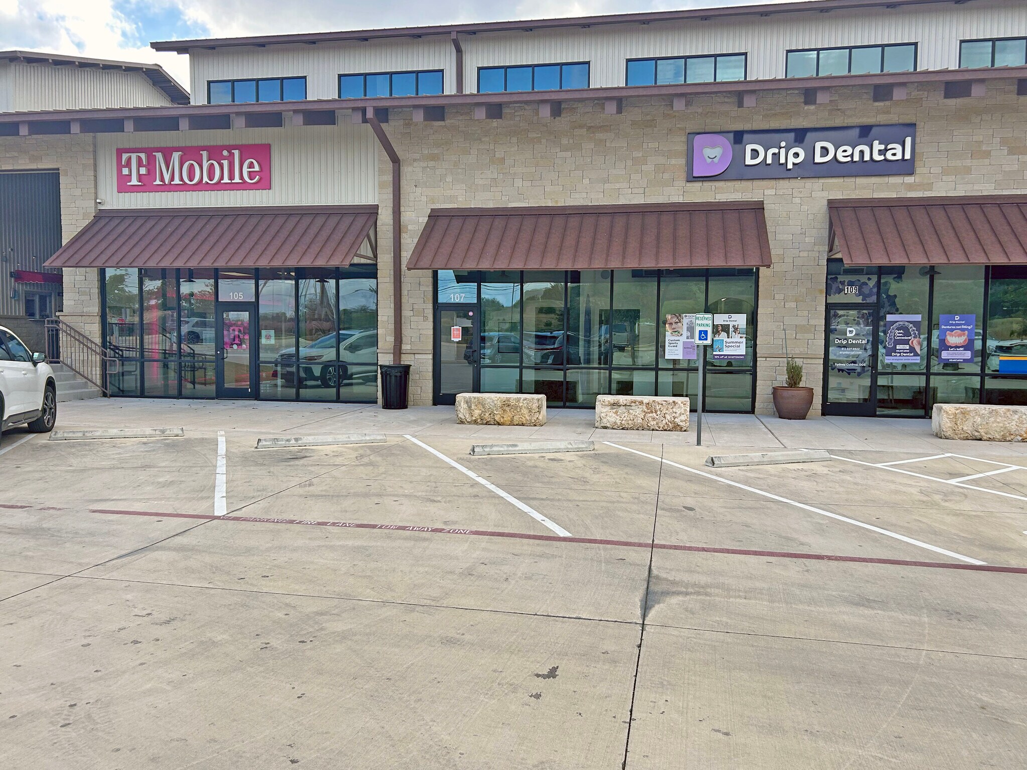 136 Drifting Wind Run, Dripping Springs, TX for lease Building Photo- Image 1 of 9