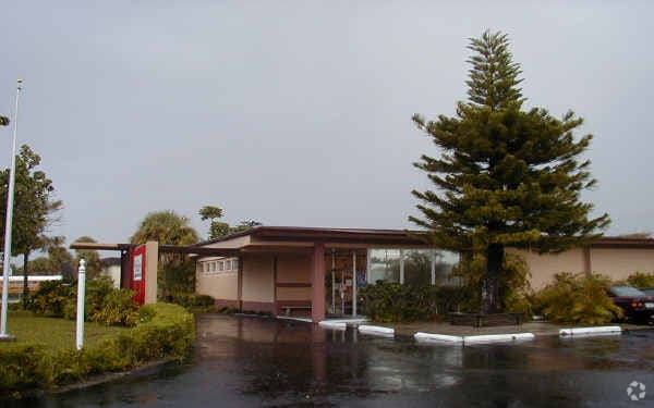 10350 Riverside Dr, Palm Beach Gardens, FL for sale - Primary Photo - Image 1 of 11