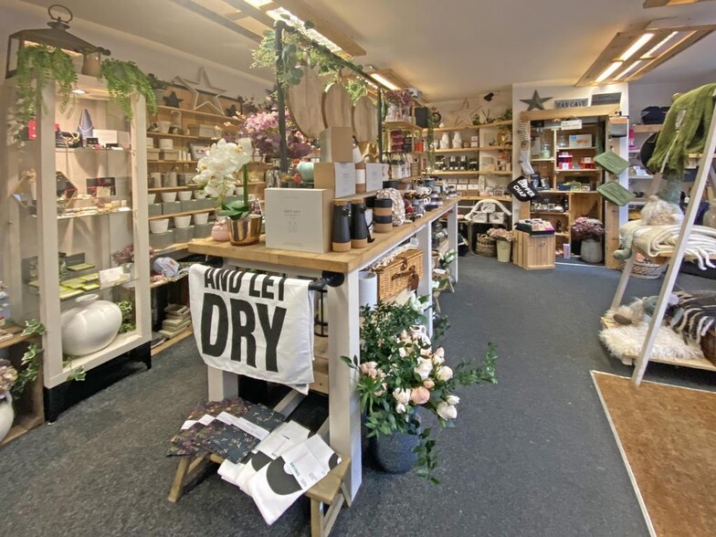 33A High St, Ewell for lease - Building Photo - Image 3 of 11