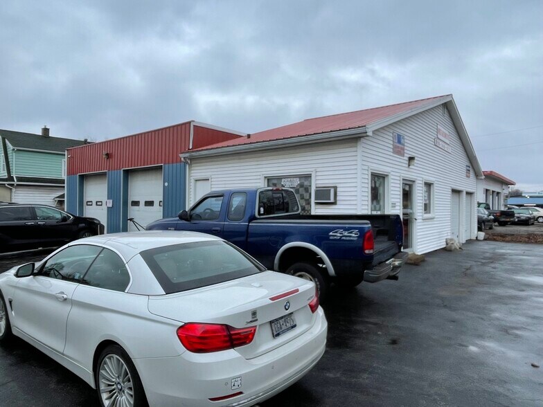 2510 Seneca St, West Seneca, NY for lease - Building Photo - Image 3 of 8