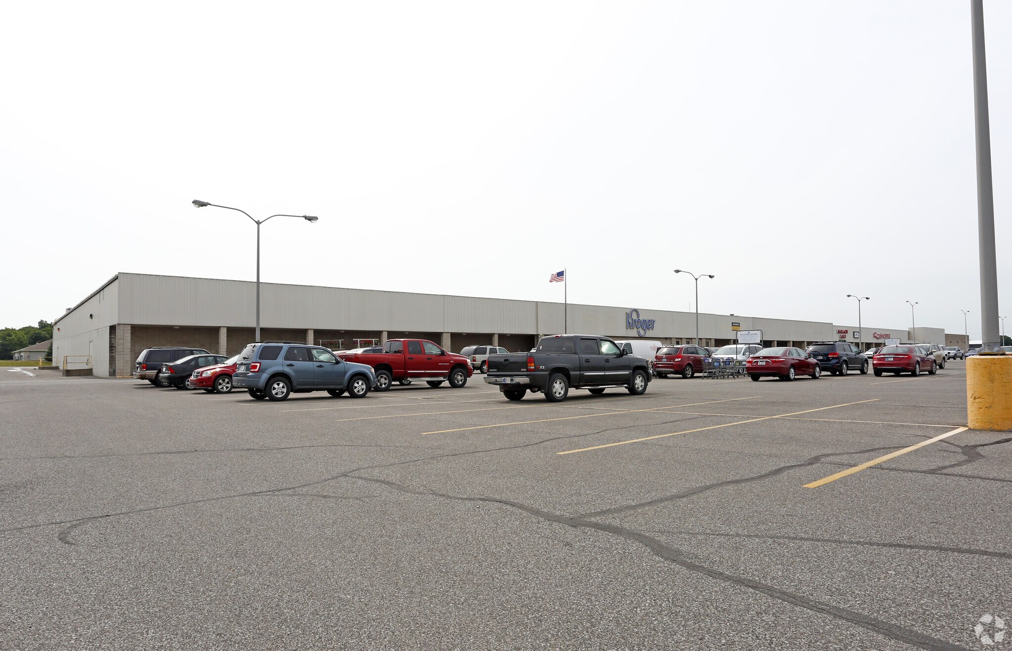 1555-1643 S Harrison Plz, Bluffton, IN for sale Primary Photo- Image 1 of 1