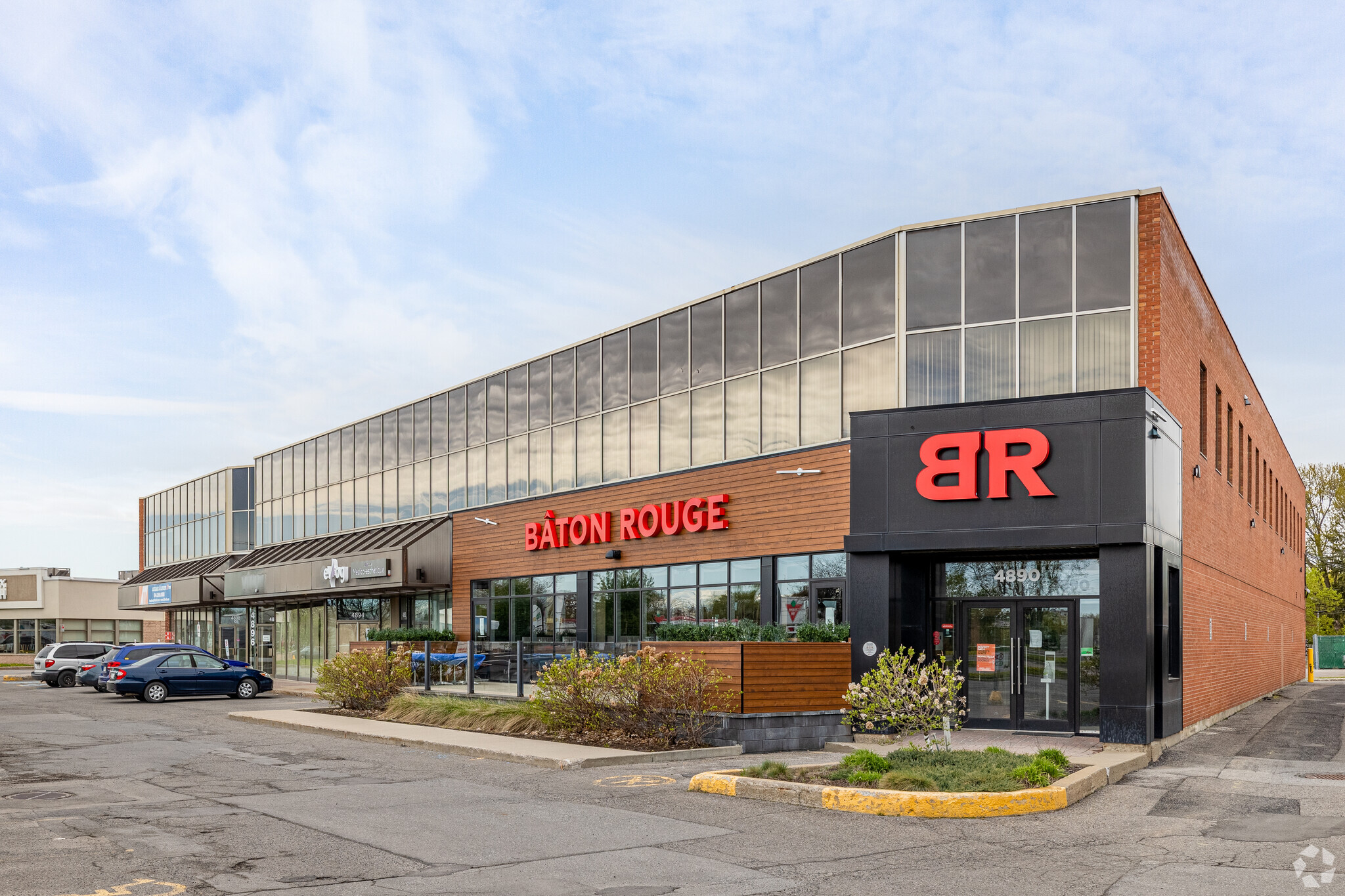 4890-4898 Boul Taschereau, Longueuil, QC for lease Primary Photo- Image 1 of 23