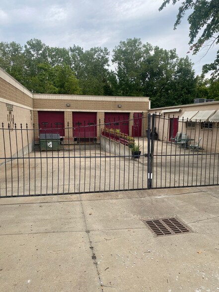 1933 N 10th St, Kansas City, KS for sale - Building Photo - Image 3 of 9