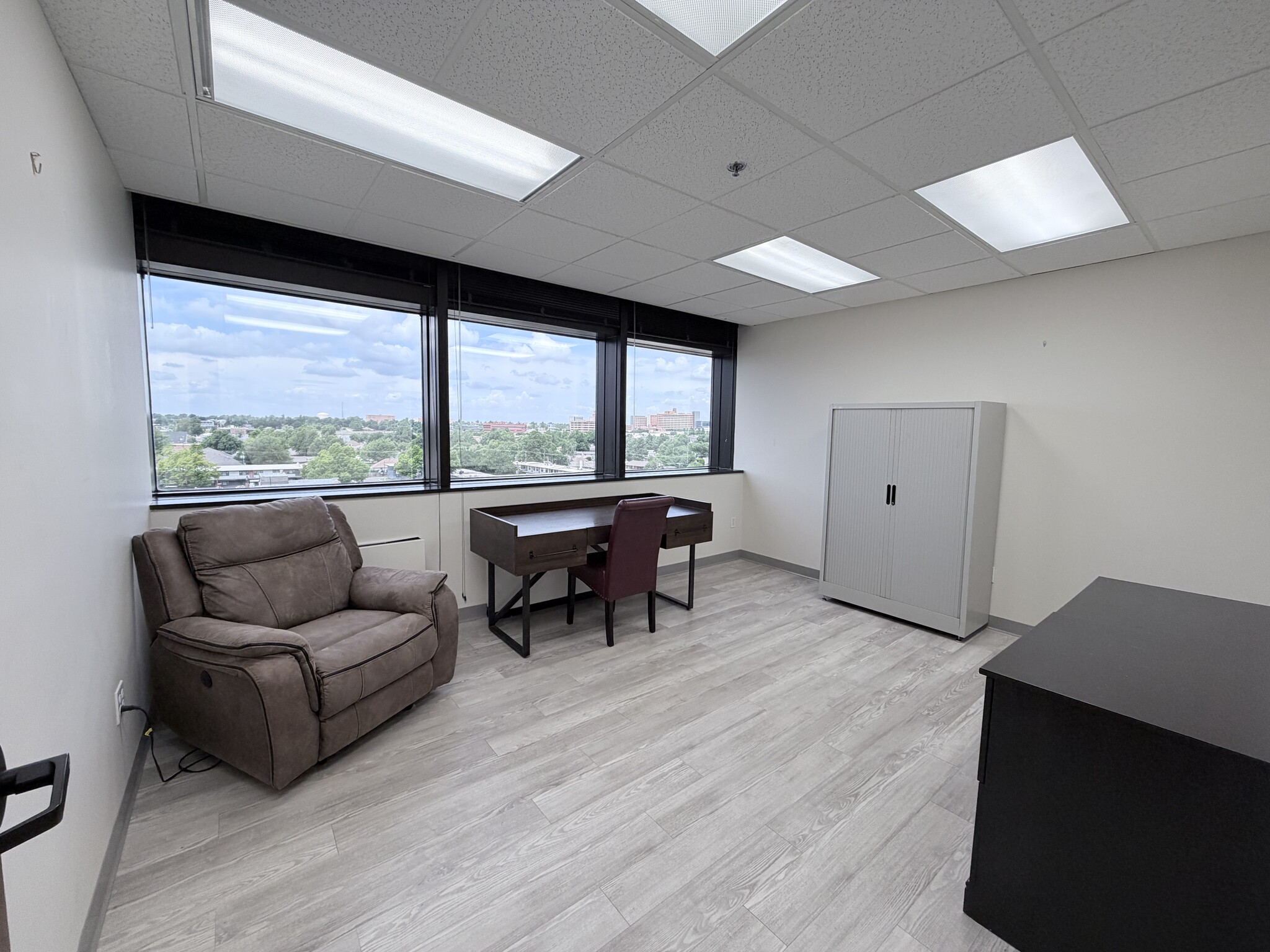 5100 N Brookline Ave, Oklahoma City, OK for lease Interior Photo- Image 1 of 2