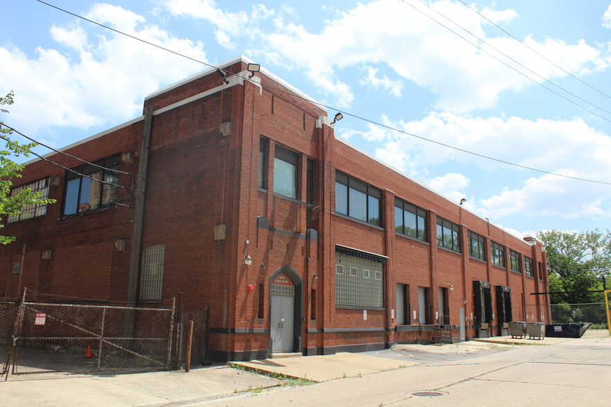 3931 S Leavitt St, Chicago, IL for lease - Building Photo - Image 1 of 7