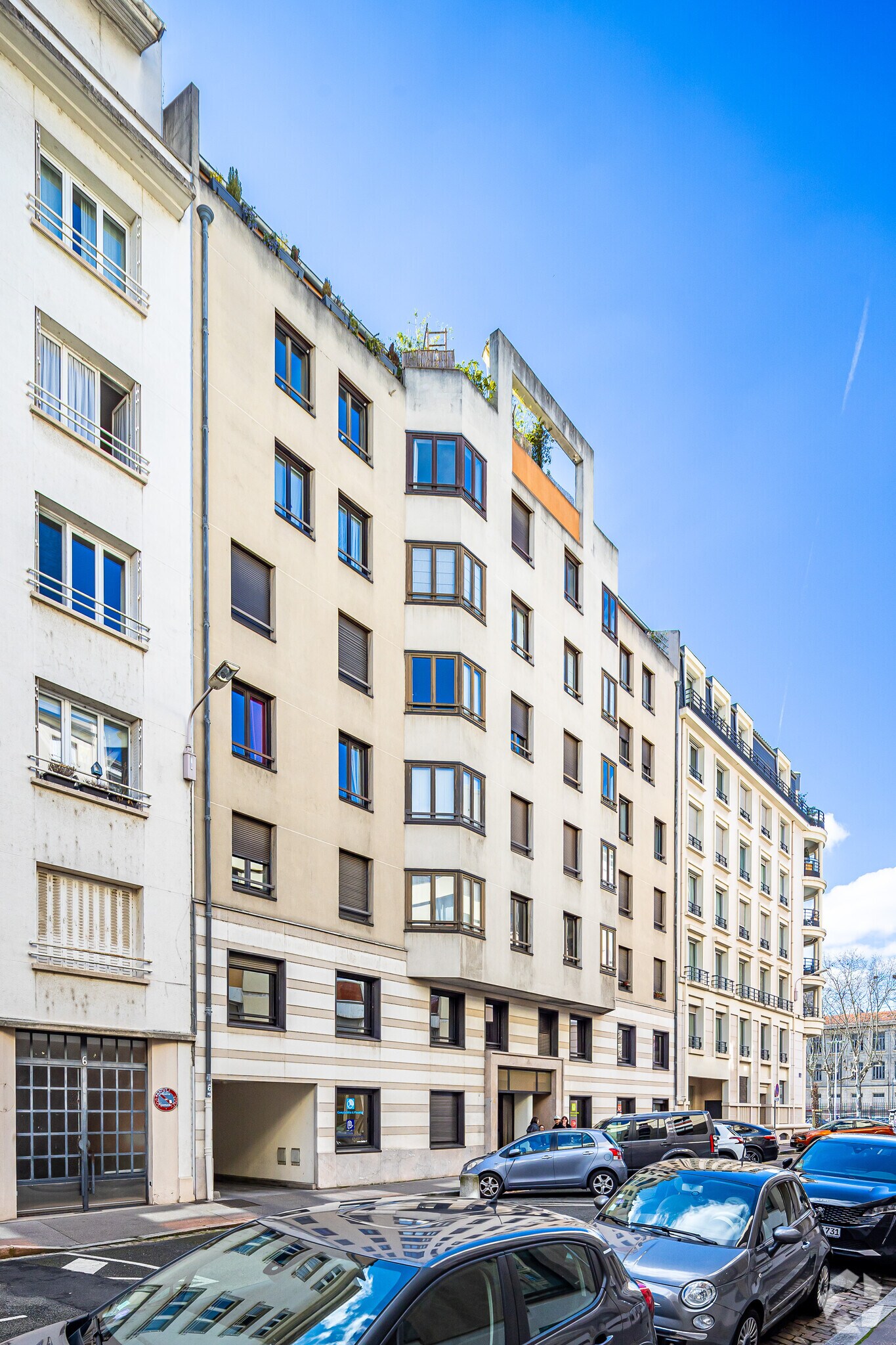 Office in Lyon for sale Primary Photo- Image 1 of 2