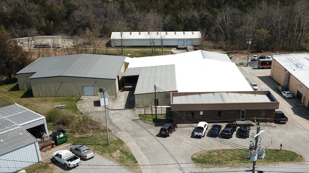 335 Industrial Dr, Mount Juliet, TN for lease - Building Photo - Image 2 of 6