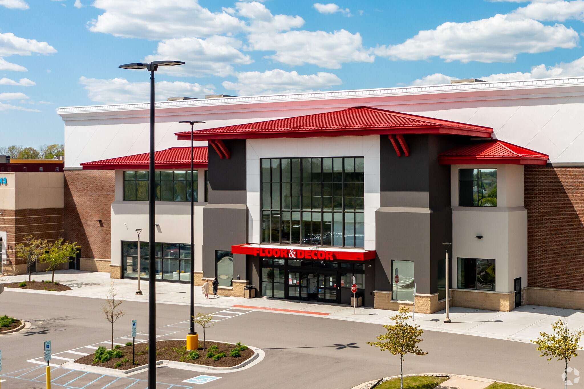 4407544275 W 12 Mile Rd, Novi, MI 48374 Twelve Mile Crossing at