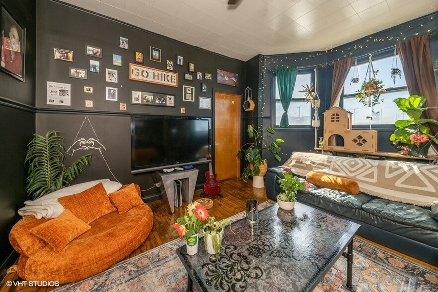 2410 S Blue Island Ave, Chicago, IL for sale - Building Photo - Image 3 of 15