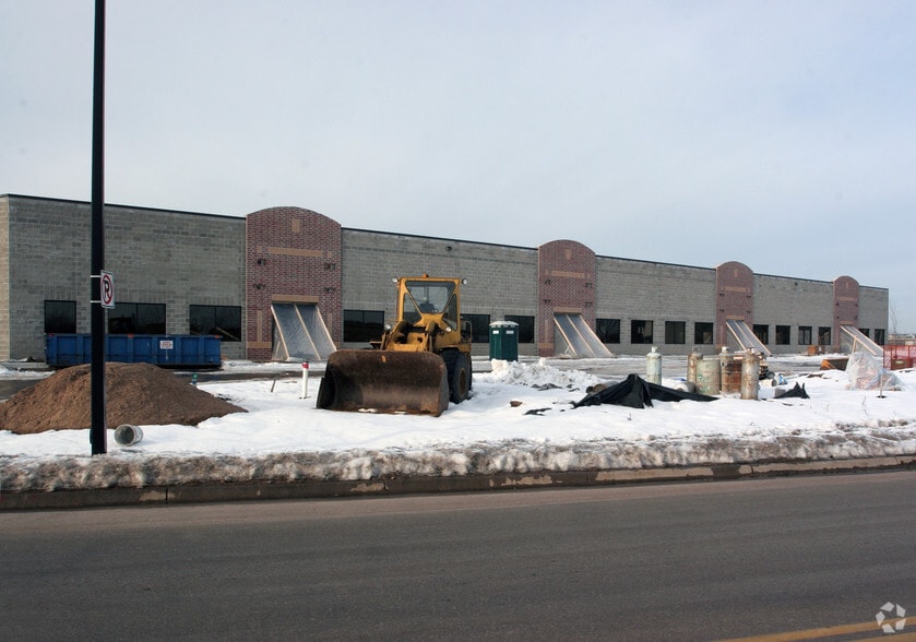 580-600 Hayward Ave, Oakdale, MN for sale - Building Photo - Image 2 of 22