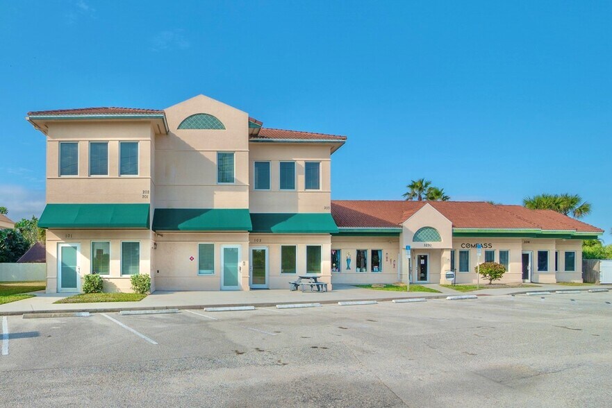 3270 Highway A1A, Melbourne Beach, FL for lease - Building Photo - Image 2 of 38