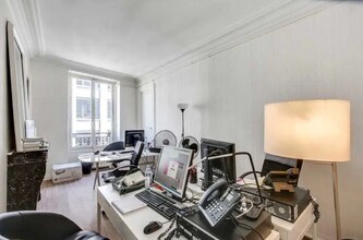 11 Rue De Provence, Paris for lease Interior Photo- Image 2 of 10