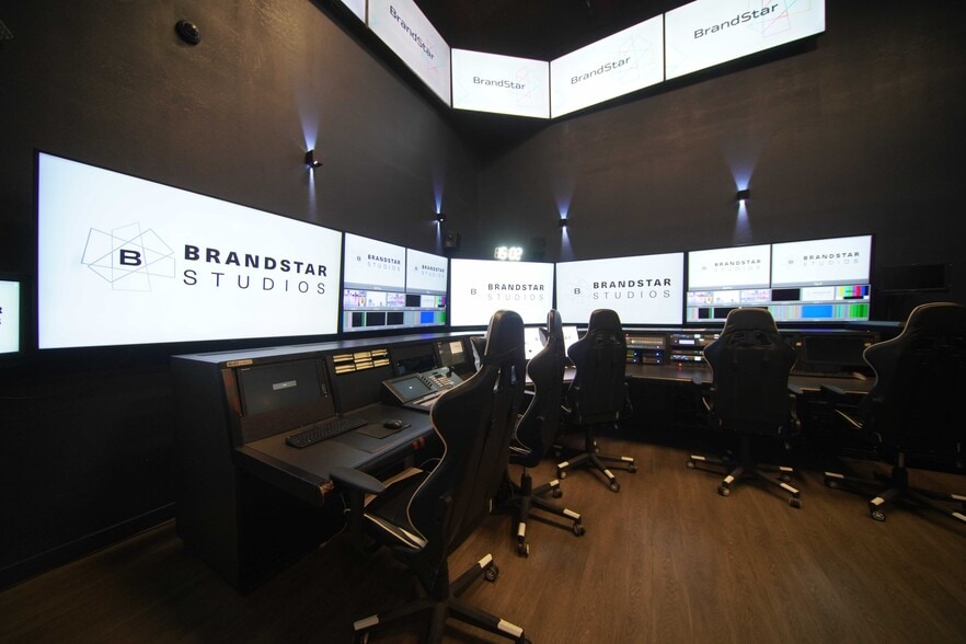 3850 N Powerline Rd, Pompano Beach, FL for sale - Interior Photo - Image 3 of 9