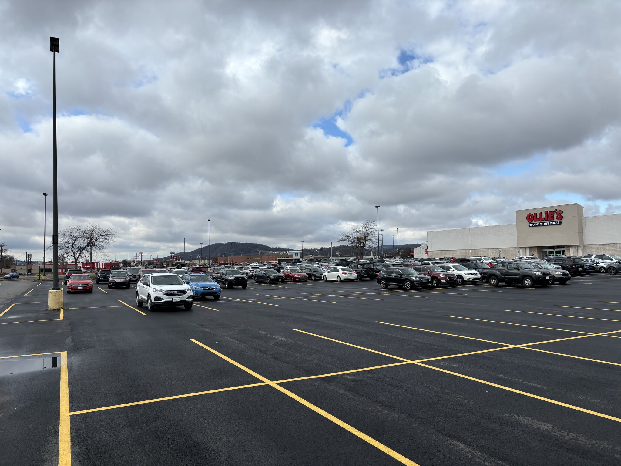 225 Columbia Mall Dr, Bloomsburg, PA for sale Building Photo- Image 1 of 4