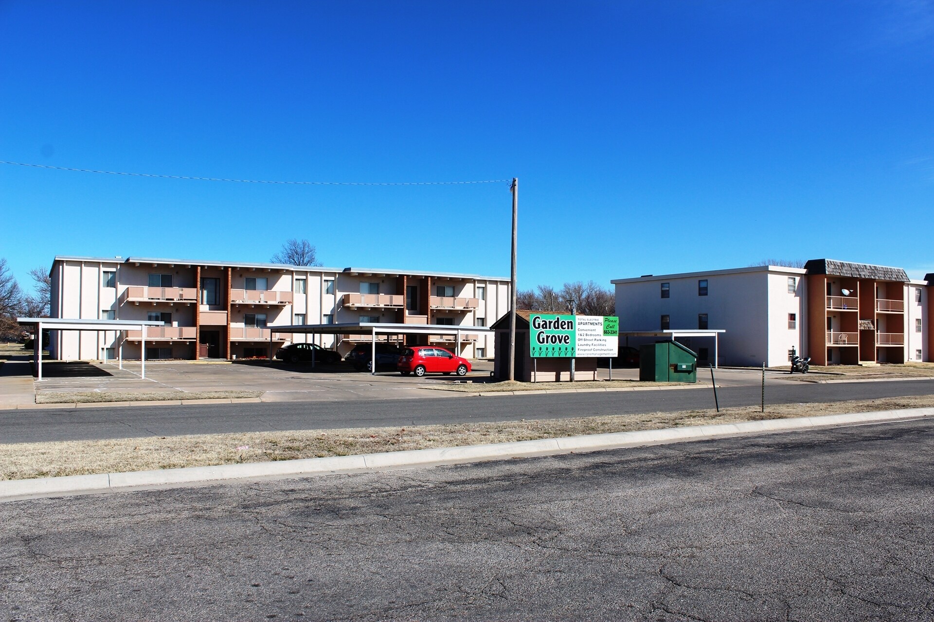 901 E 31st Ave, Hutchinson, KS for sale Primary Photo- Image 1 of 1