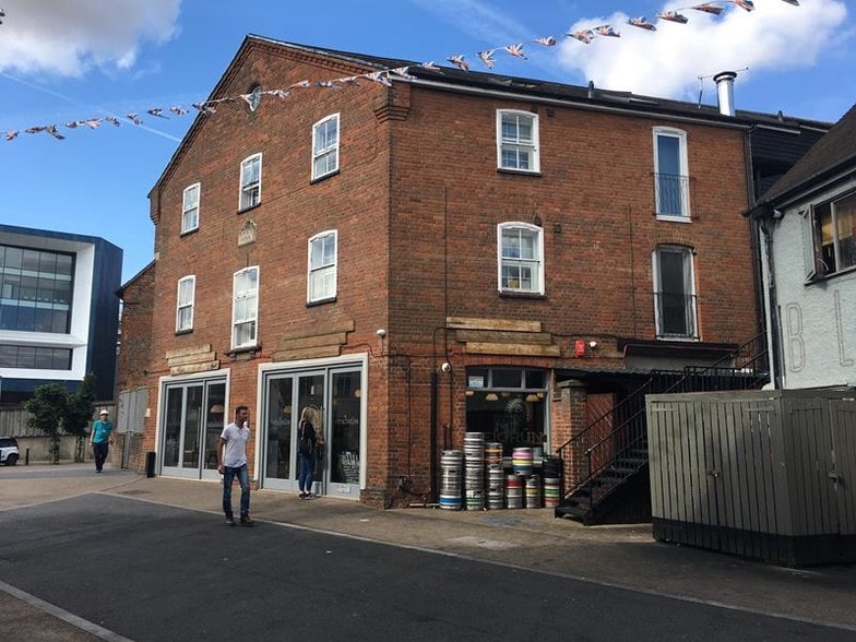 14 Pauls Row, High Wycombe for sale - Primary Photo - Image 1 of 1