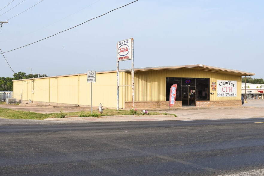 1501 W 4th St, Cameron, TX for sale - Building Photo - Image 1 of 1