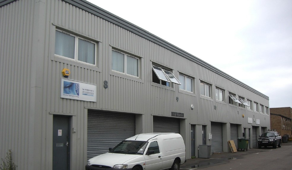 Thesiger Clos, Worthing for lease - Building Photo - Image 2 of 3