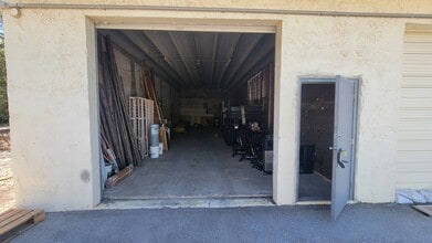 6900 Barbour Rd, Riviera Beach, FL for lease Interior Photo- Image 2 of 5