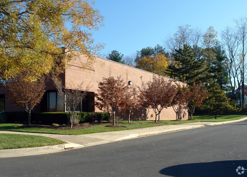 201 Perry Pky, Gaithersburg, MD for lease - Building Photo - Image 3 of 5
