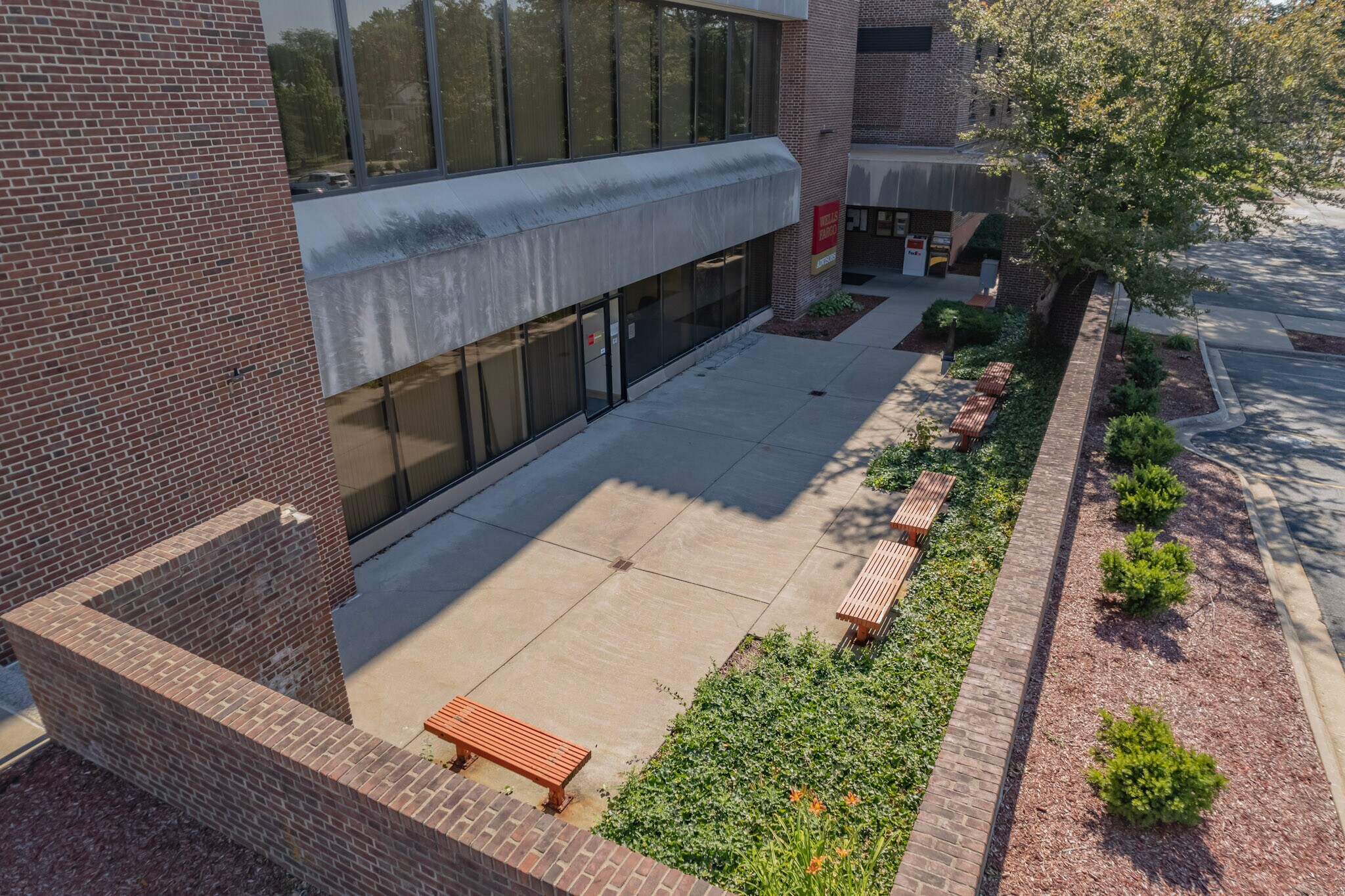 524 W Stephenson St, Freeport, IL 61032 524 Building